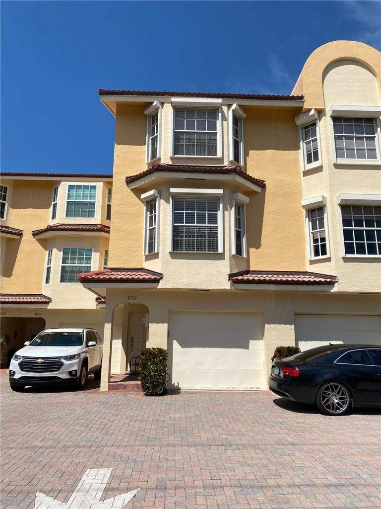 3 bedroom Townhouse at 4230 N Ocean Drive, Hollywood Central Beach, Hollywood — photo 2