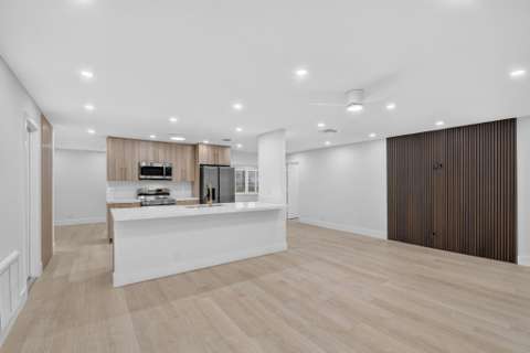 1304 SW 23Rd Street, golf community for sale in Boynton Beach