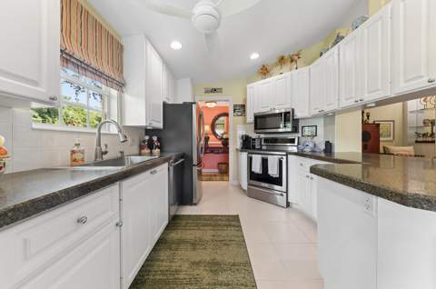 7910 Pine Island Way, West Palm Beach FL - photo 11 of 60