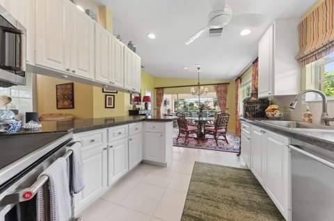 7910 Pine Island Way, West Palm Beach FL - photo 12 of 60