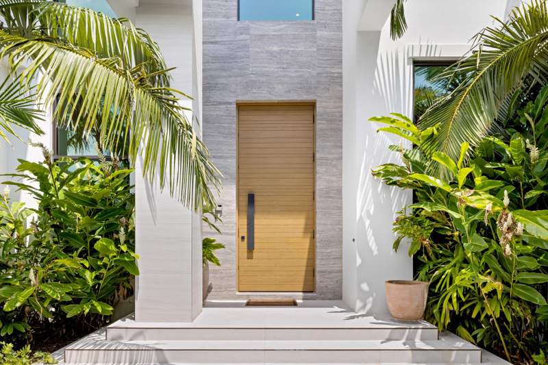 5 bedroom Single Family Residence at 735 W Fern Drive, Por La Mar, Boca Raton — photo 2
