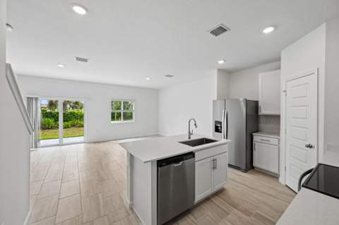 12989 SW Forli Way, Port St. Lucie FL - photo 10 of 31