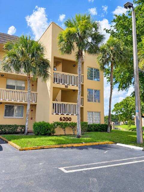 1 bedroom Condominium at 6200 NW 62nd Street #206, Bermuda Club Four Condo, Tamarac — photo 1