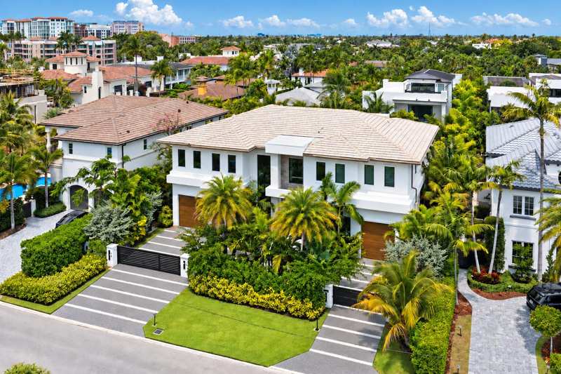 5 bedroom Single Family Residence at 735 W Fern Drive, Por La Mar, Boca Raton — photo 1