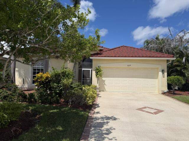 3 bedroom Single Family Residence at 1629 SE Shelburnie Way, Highland Glen, Port St. Lucie — photo 2