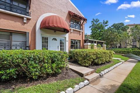 24 Uno Lago Drive, Juno Beach FL - photo 11 of 61