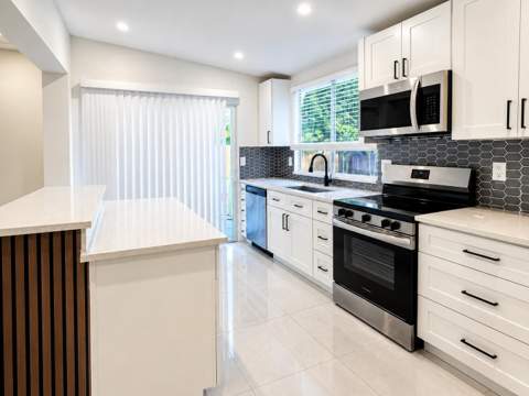 345 Pinehurst Road, Palm Springs FL - photo 6 of 26