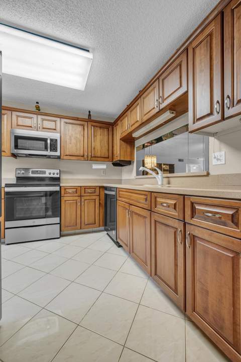 15074 Witney Road #205, Delray Beach FL - photo 6 of 42