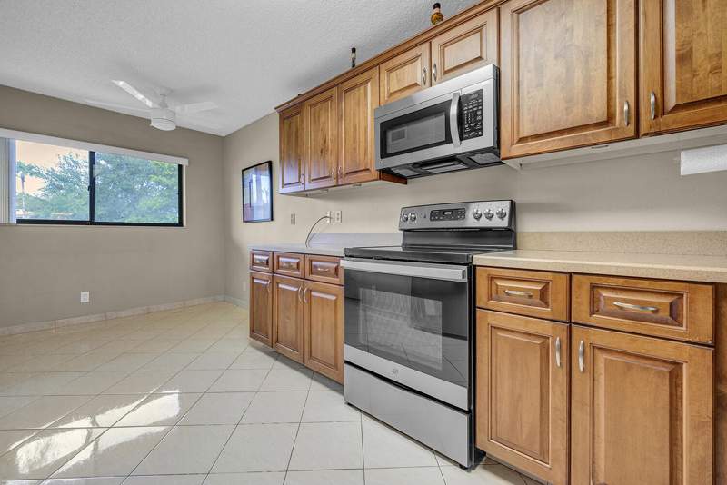 2 bedroom Condominium at 15074 Witney Road #205, Watersedge At The Lakes Of Delray, Delray Beach — photo 5