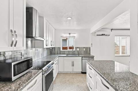 245 SW 5th Street, Dania Beach FL - photo 6 of 30