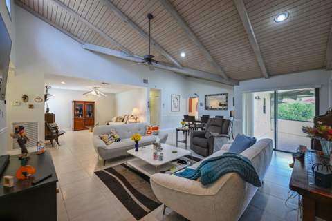 8129 Pine Circle #33, Tamarac FL - photo 8 of 21