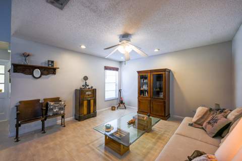 8129 Pine Circle #33, Tamarac FL - photo 10 of 21