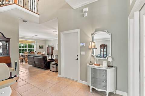 217 Lone Pine Drive, Palm Beach Gardens FL - photo 6 of 45