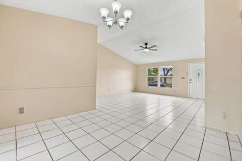 5141 Saint John Avenue, Boynton Beach FL - photo 10 of 43