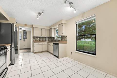5141 Saint John Avenue, Boynton Beach FL - photo 13 of 43