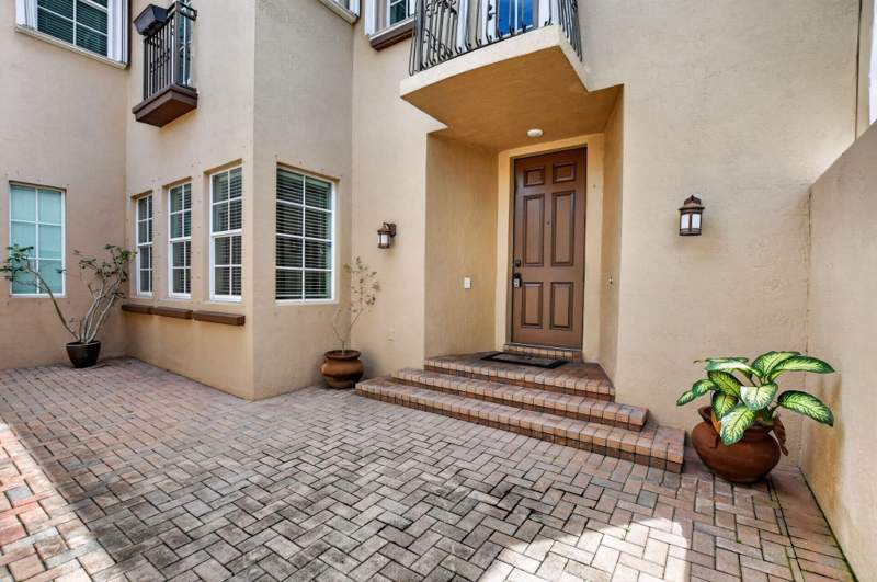 5 bedroom Single Family Residence at 10998 NW 78th Place, Heron Bay The Glen, Parkland — photo 4