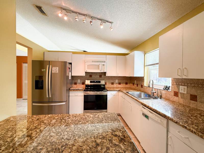 3 bedroom Single Family Residence at 4786 NW 14th Street, Lyons West, Coconut Creek — photo 3