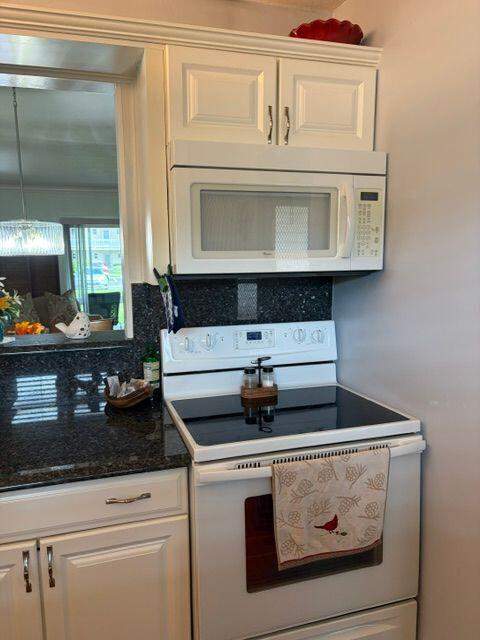 2 bedroom Condominium at 2566 Garden Drive #109, Lake Clarke Gardens Condo 19, Lake Worth — photo 4