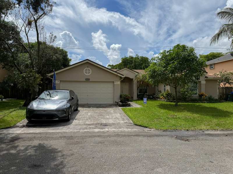 3 bedroom Single Family Residence at 4786 NW 14th Street, Lyons West, Coconut Creek — photo 1