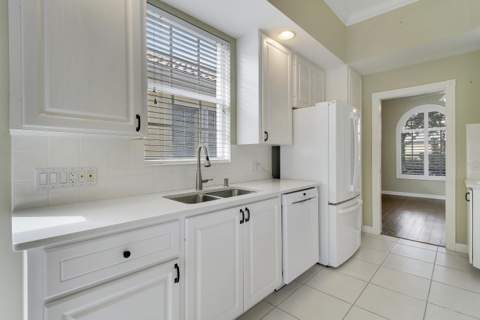 4718 Dovehill Drive, Palm Beach Gardens FL - photo 17 of 58
