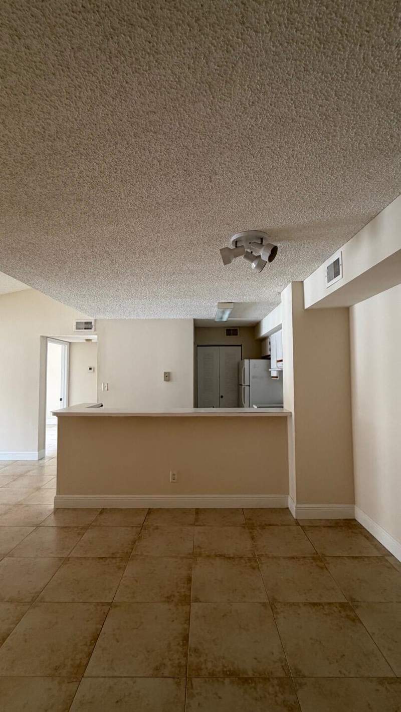 2 bedroom Condominium at 520 S Park Road #22-12, Hollywood Parc Condominium, Hollywood — photo 2