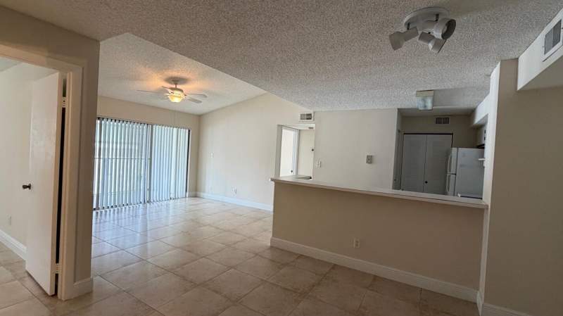 2 bedroom Condominium at 520 S Park Road #22-12, Hollywood Parc Condominium, Hollywood — photo 4