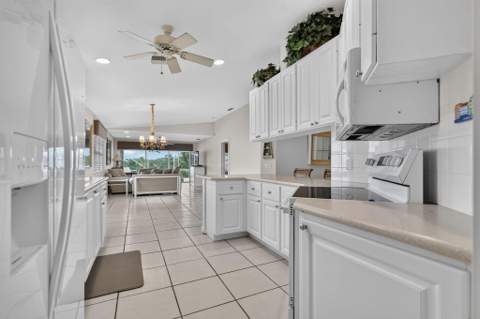 3446 SE Glacier Terrace, Hobe Sound FL - photo 18 of 48