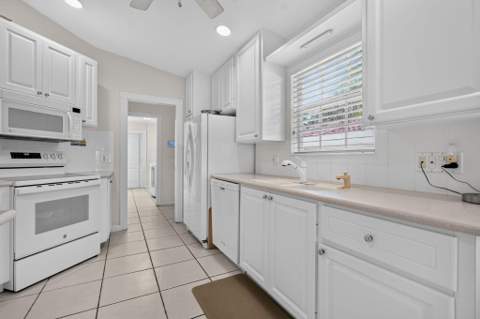 3446 SE Glacier Terrace, Hobe Sound FL - photo 21 of 48