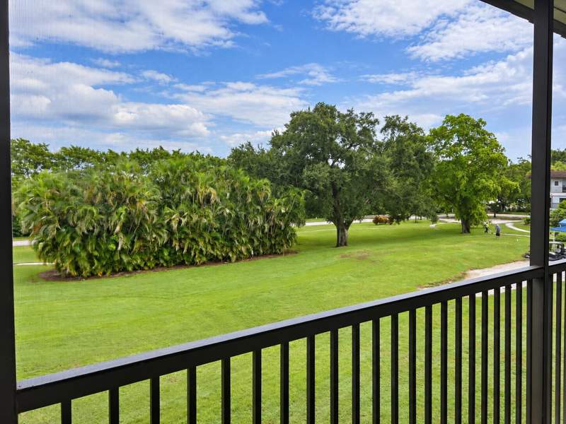 3 bedroom Condominium at 271 S Hollybrook Drive #304, Hollybrook Golf And, Pembroke Pines — photo 4