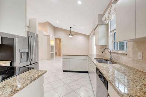 11081 Springbrook Circle, Boynton Beach FL - photo 18 of 37