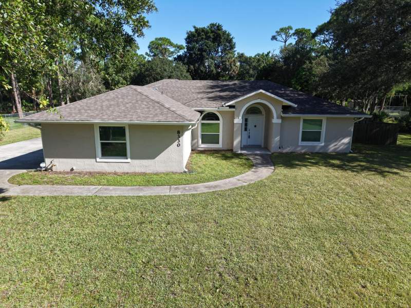 3 bedroom Single Family Residence at 8330 Hidden Pines Road, Hidden Pines Estates, Fort Pierce — photo 4