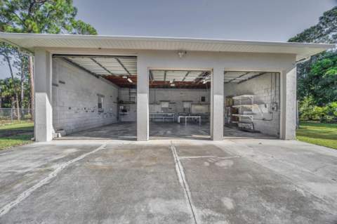 8330 Hidden Pines Road, Fort Pierce FL - photo 9 of 34