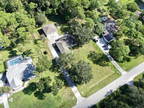 8330 Hidden Pines Road, Fort Pierce FL - photo 10 of 34