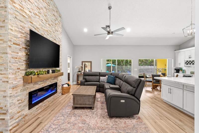 4 bedroom Single Family Residence at 1531 NW 102nd Way, Maple Wood Addition, Coral Springs — photo 2