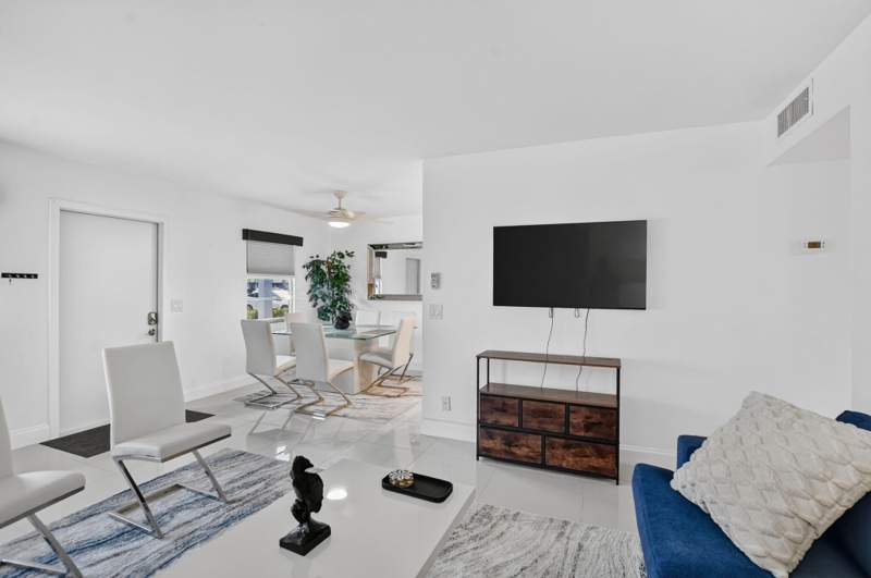 2 bedroom Condominium at 1061 Exeter D, Exeter At Century Village Condo, Boca Raton — photo 4