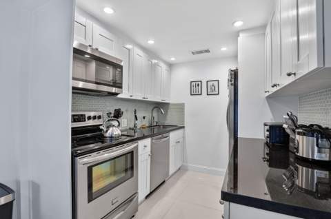 1061 Exeter D, Boca Raton FL - photo 10 of 82