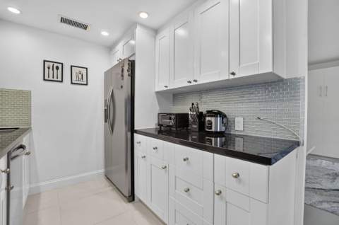 1061 Exeter D, Boca Raton FL - photo 12 of 82