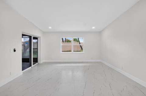 8224 Summerbreeze Lane, Boca Raton FL - photo 10 of 35