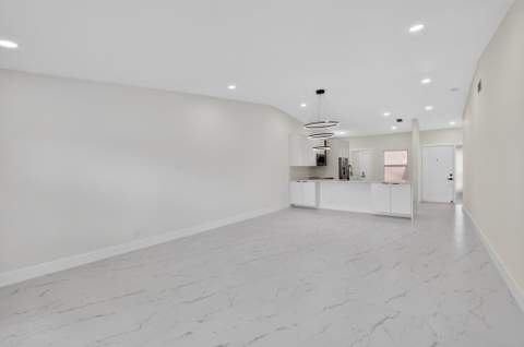 8224 Summerbreeze Lane, Boca Raton FL - photo 13 of 35
