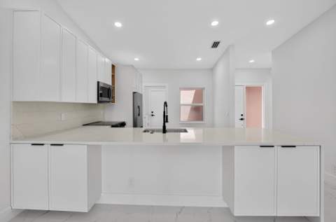 8224 Summerbreeze Lane, Boca Raton FL - photo 14 of 35