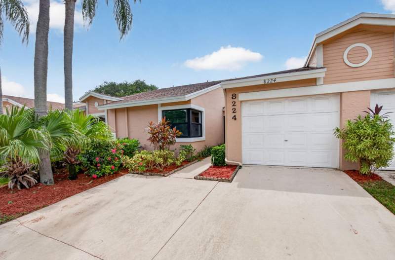 2 bedroom Villa at 8224 Summerbreeze Lane, Whisper Walk Sec C Condo, Boca Raton — photo 2