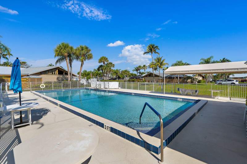 2 bedroom Condominium at 1801 S US Highway 1 #5B, Oceanside Terrace Condo, Jupiter — photo 3