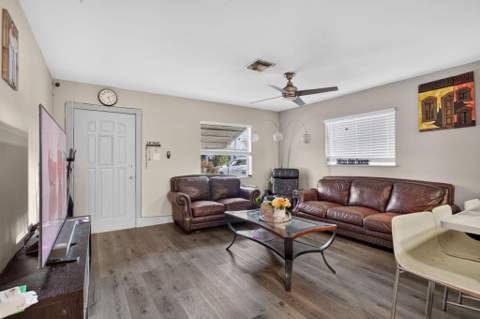 5715 Garfield Street, Hollywood FL - photo 15 of 41