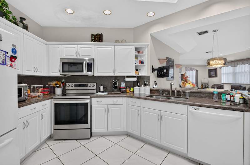 3 bedroom Villa at 12598 Crystal Pointe Drive #D, Crystal Pointe , Boynton Beach — photo 4