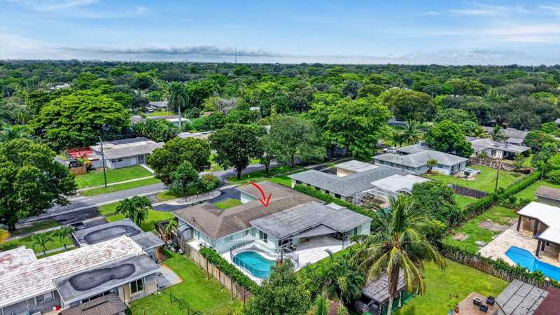 4 bedroom Single Family Residence at 410 SW 55th Terrace, Plantation Park 8 Add, Plantation — photo 1
