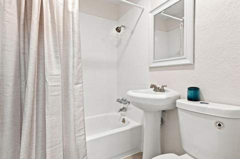 1472 NE 25th Court, Pompano Beach FL - photo 13 of 14
