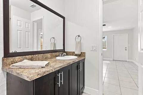 1472 NE 25th Court, Pompano Beach FL - photo 9 of 14