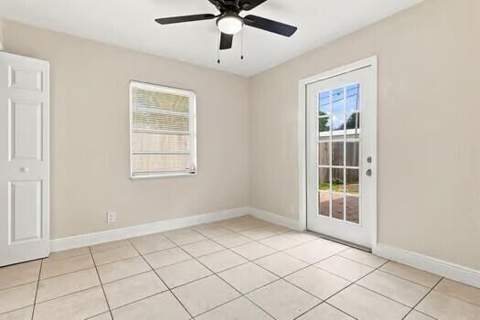 1472 NE 25th Court, Pompano Beach FL - photo 11 of 14