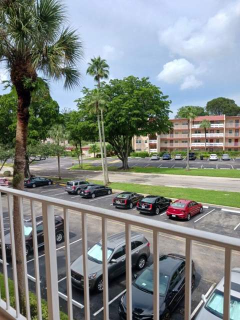 1040 Country Club Drive #306, Margate FL - photo 24 of 34