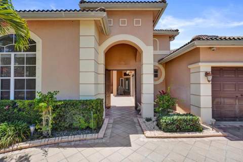 2933 E Fontana Court, Royal Palm Beach FL - photo 12 of 92